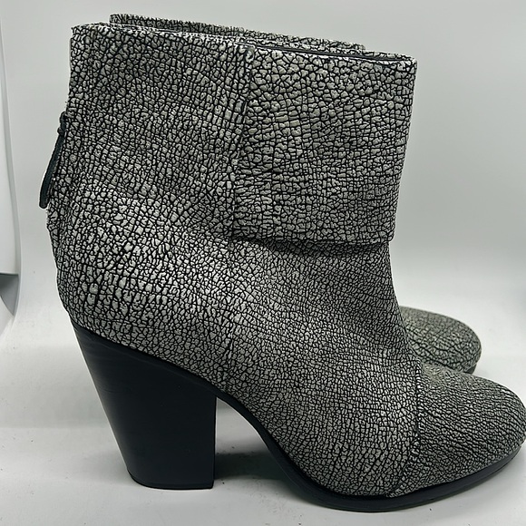 Rag & Bone Grey Crackled Leather Heel Ankle Boots Booties Shoes **Sz 40/Sz 10** - Picture 3 of 8